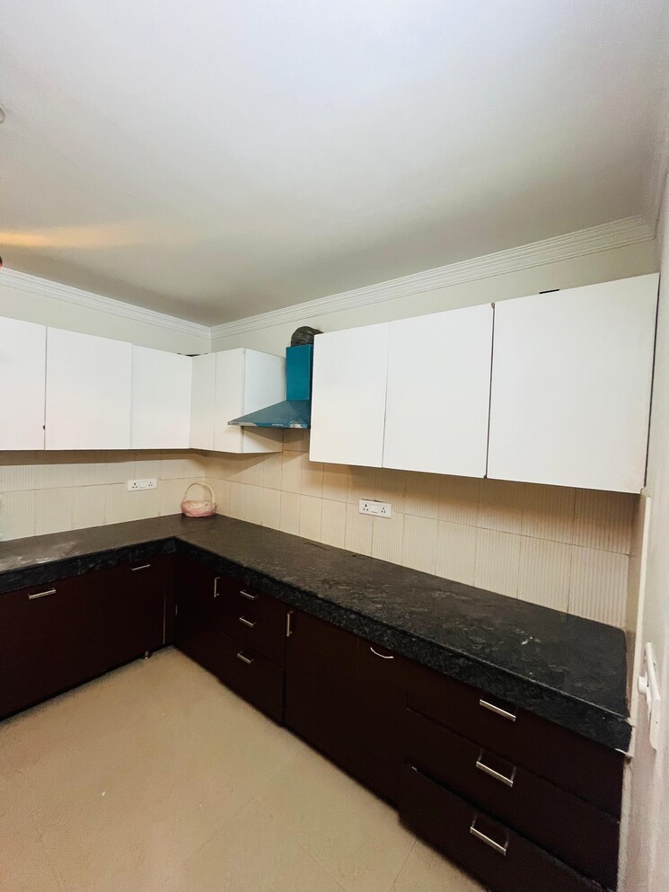 Kitchen, maya-garden-city 3 Bedroom 1852 Sq.Ft. Apartment In Lohgarh Zirakpur 6968495