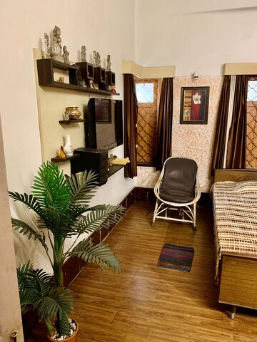 Master Bedroom in 2 BHK Independent House at Behala – for Rent