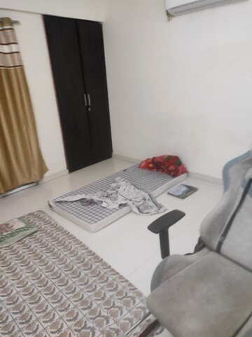 Room in 2.5 BHK Apartment at Anantpura – for Rent