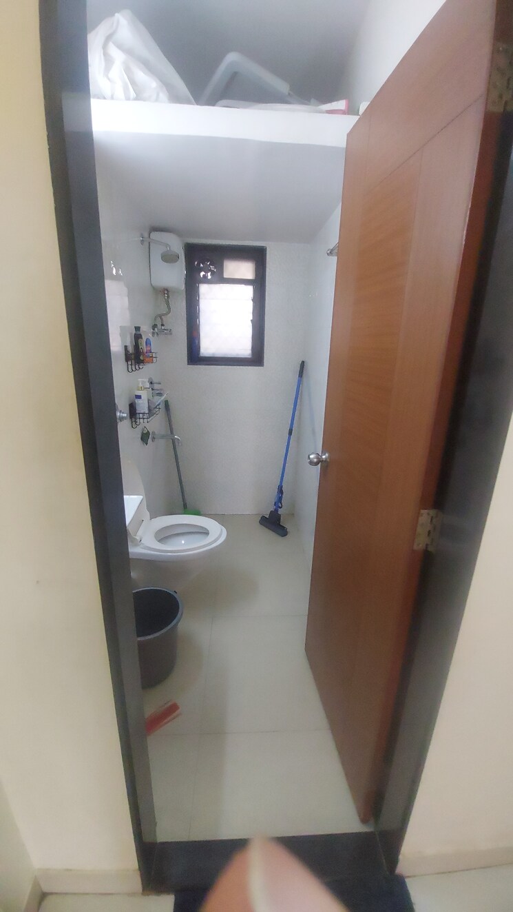 Bathroom, modispaces-oyster 3 Bedroom 831 Sq.Ft. Apartment In Malad West Mumbai 6975337