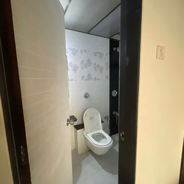 Bathroom, girnar-tower-dahisar 3 Bedroom 1130 Sq.Ft. Apartment In Gaurav Tal Patriwala Industrial Area Mumbai 6977926