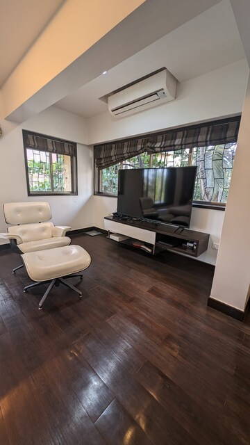 Master Bedroom in 2 BHK Apartment at Sea Shell Apartment, Andheri West – for Rent