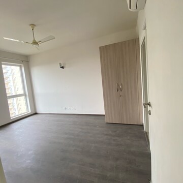 Room in 2.5 BHK Apartment at Ireo The Corridors, Ramgarh Dhani – for Sale