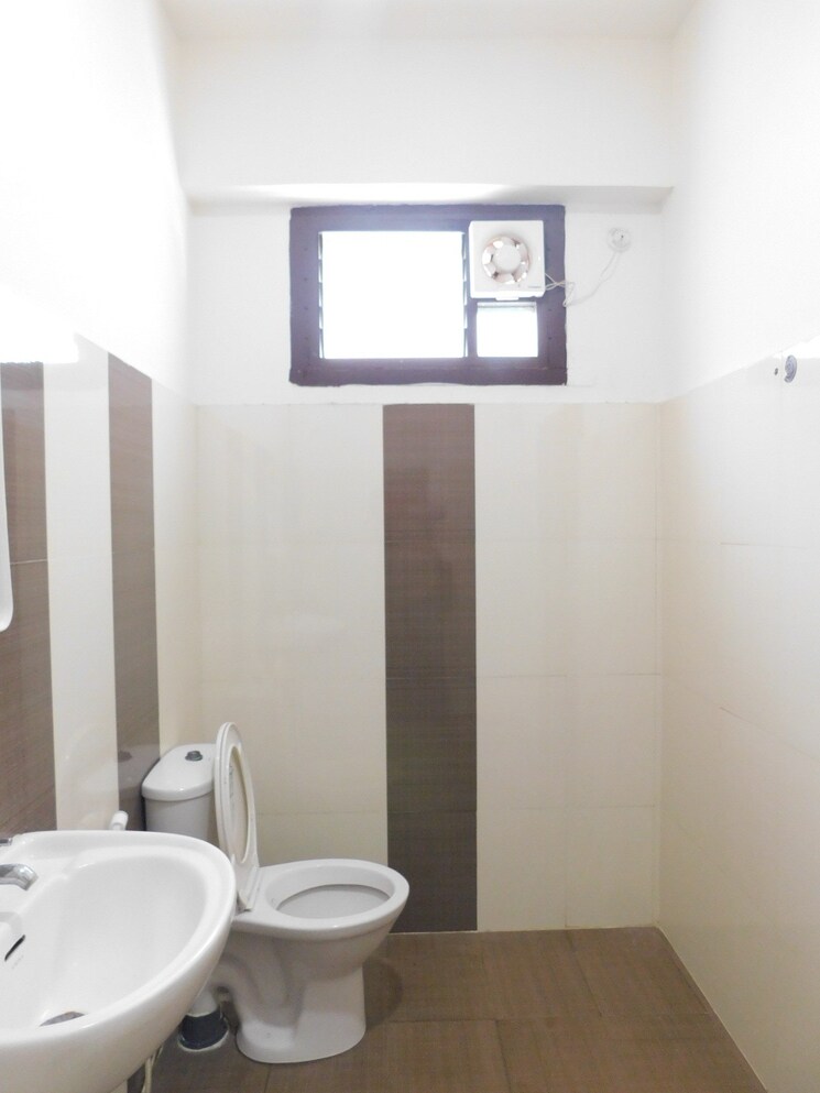 Attached Bathroom, banjara hills 3 Bedroom 2400 Sq.Ft. Apartment In Banjara Hills Hyderabad 6984111