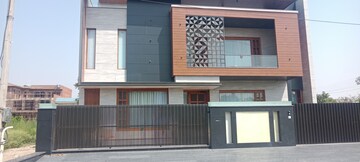 6 BHK Independent House For Sale in Sector 21