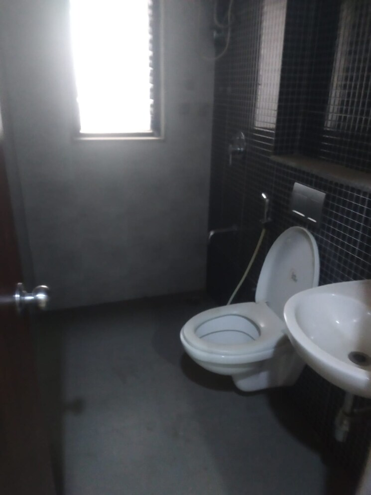 Bathroom, lodha-palava-city-lakeshore-greens 1.5 Bedroom 630 Sq.Ft. Apartment In Dombivli East Thane 6987675