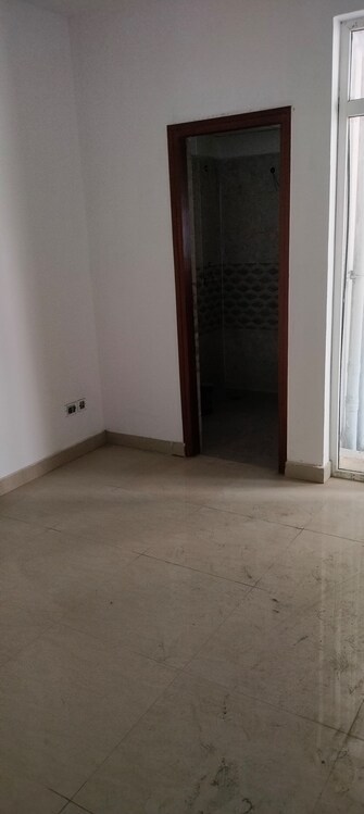 2 BHK Apartment For Resale in RG Luxury Homes Phase II Sector 34 Greater Noida Greater Noida  6988457