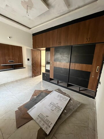 Room in 4 BHK Independent House at Sector 115 – for Sale