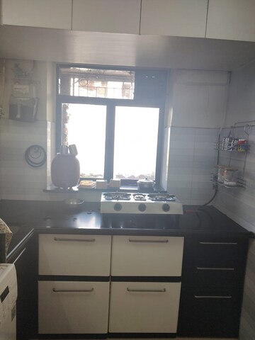 रेजिडेंशियल फ्लैट वर्ग फुट फॉर रीसेल इन दहिसर ईस्ट मुंबई  6990056