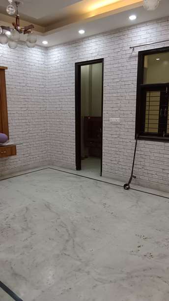 2 BHK Builder Floor For Rent in Anand Vihar Delhi 6990753
