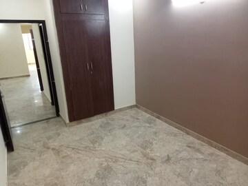 Room in 3 BHK Apartment at Parth Palace, Patrakar Colony – for Rent
