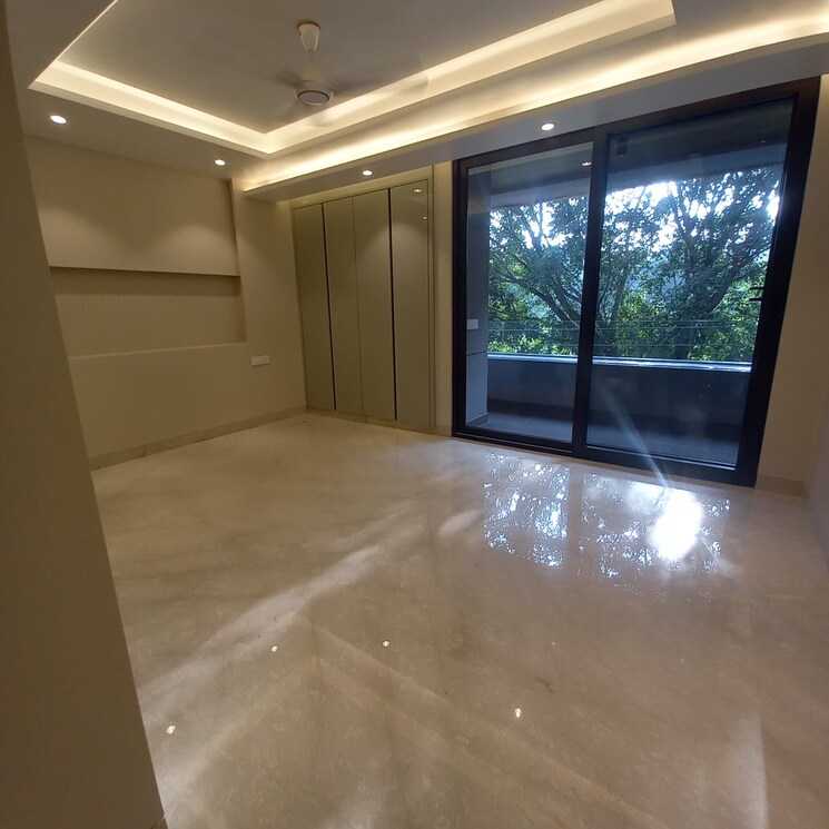 Room, greater kailash ii 4 Bedroom 300 Sq.Yd. Builder Floor In Greater Kailash ii Delhi 6996840