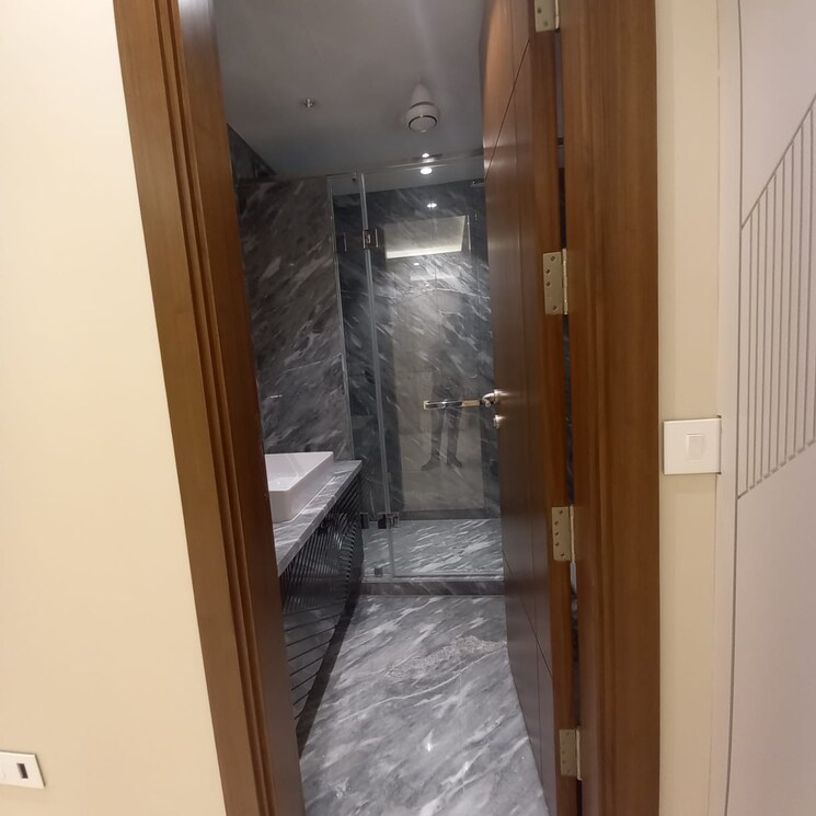 Bathroom, greater kailash ii 4 Bedroom 300 Sq.Yd. Builder Floor In Greater Kailash ii Delhi 6996840