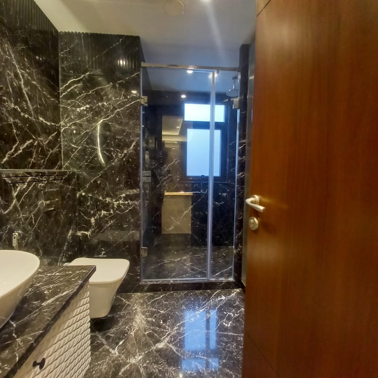 Bathroom, greater kailash ii 4 Bedroom 300 Sq.Yd. Builder Floor In Greater Kailash ii Delhi 6996840
