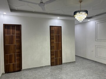 Room in 4 BHK Villa at Sahastradhara Road – for Sale