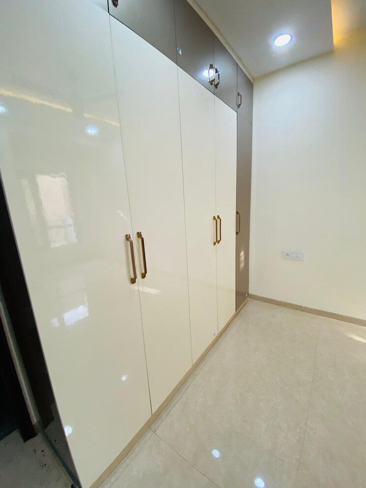 Room, bptp-parkland-pride 3 Bedroom 250 Sq.Yd. Builder Floor In Sector 77 Faridabad 6999694