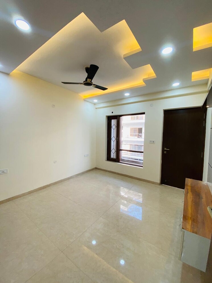 Room, bptp-parkland-pride 3 Bedroom 250 Sq.Yd. Builder Floor In Sector 77 Faridabad 6999694