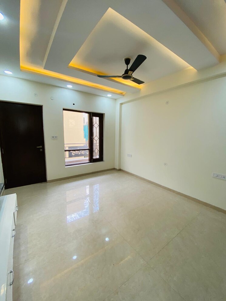 Room, bptp-parkland-pride 3 Bedroom 250 Sq.Yd. Builder Floor In Sector 77 Faridabad 6999694