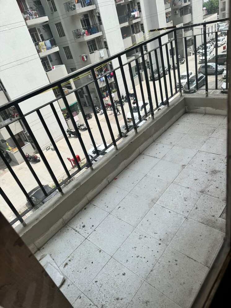 Balcony, signature-solera-apartment 3 Bedroom 800 Sq.Ft. Apartment In Sector 107 Gurgaon 6999430