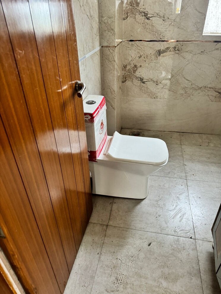 Bathroom, signature-solera-apartment 3 Bedroom 800 Sq.Ft. Apartment In Sector 107 Gurgaon 6999430