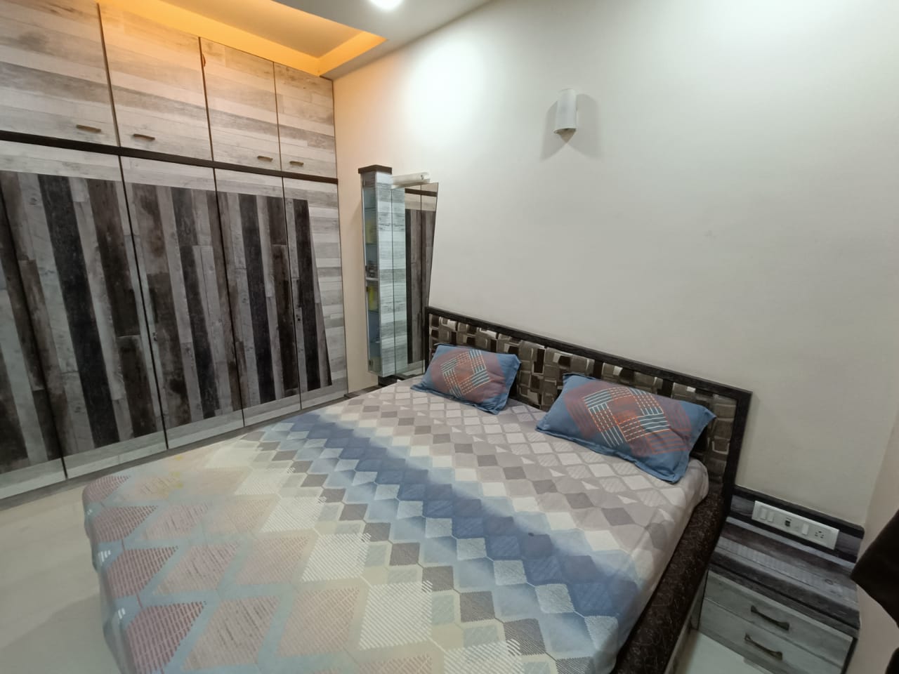 1 BHK Apartment For Rent in Shiv Nivas Mahim Mumbai  7000066