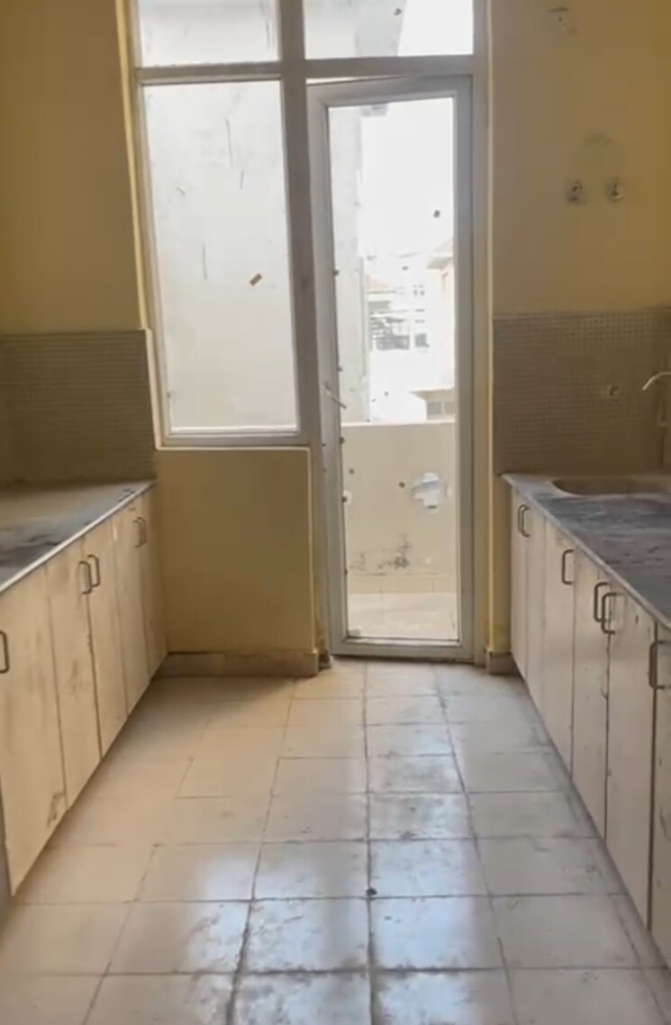 Kitchen, amrapali-silicon-city 3 Bedroom 2420 Sq.Ft. Penthouse In Sector 76 Noida 7000265