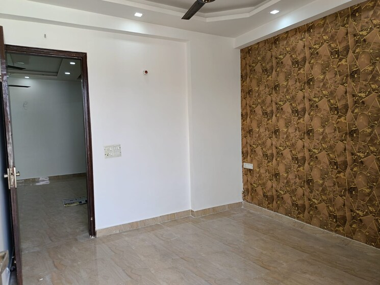 Room, kritak-modern-apartments 2 Bedroom 1000 Sq.Ft. Builder Floor In Sector 73 Noida 7001466