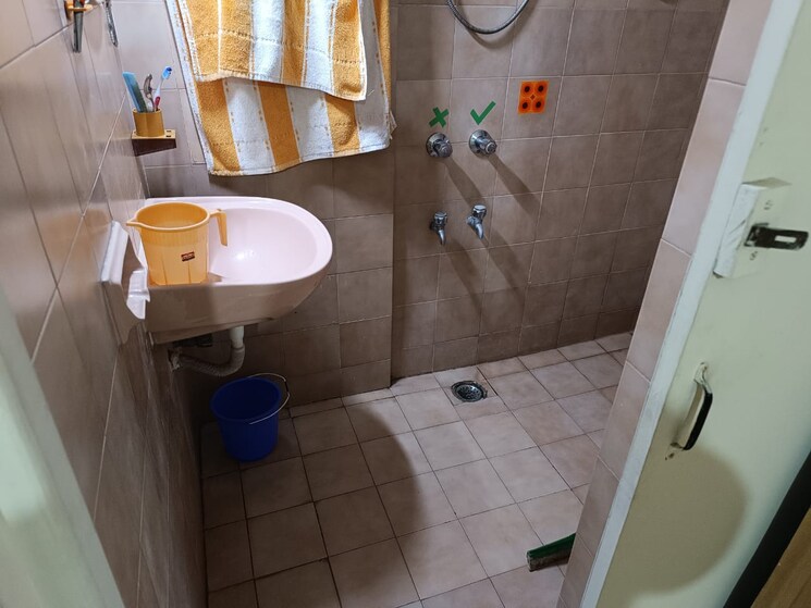 Bathroom, shaloma-apartment 3 Bedroom 973 Sq.Ft. Apartment In Bandra West Mumbai 7002877
