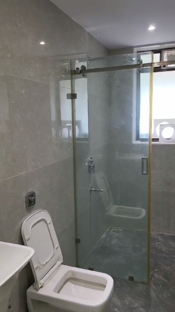 Bathroom, juhu-scheme 4 Bedroom 2000 Sq.Ft. Apartment In Juhu Mumbai 7003104