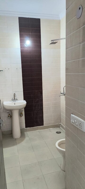 2 BHK Builder Floor For Sale in Sainik Colony