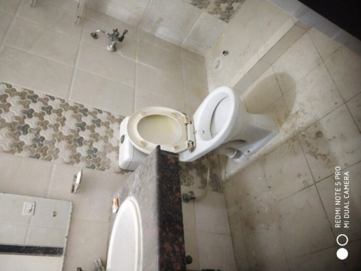 Bathroom, vipul-world-floors 3.5 Bedroom 1400 Sq.Ft. Builder Floor In Sector 48 Gurgaon 7007667