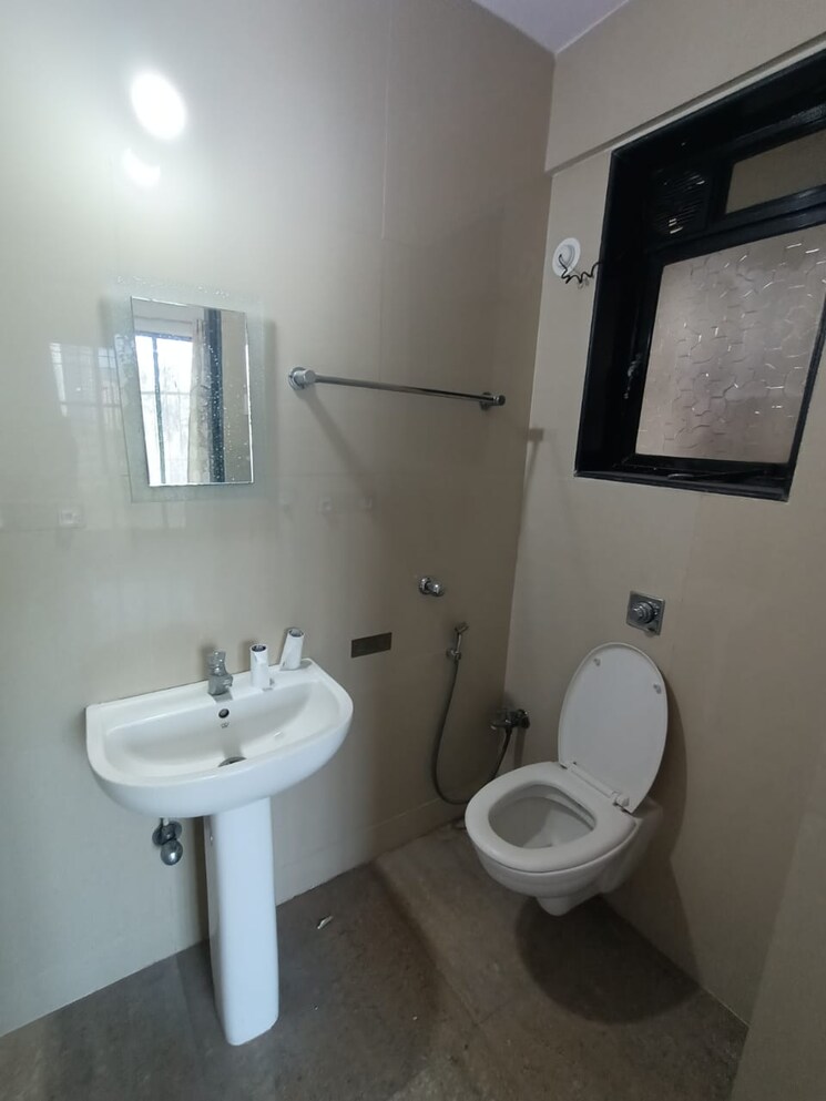 Bathroom, devashree-park 3 Bedroom 1207 Sq.Ft. Apartment In Kolshet Road Thane 7008063