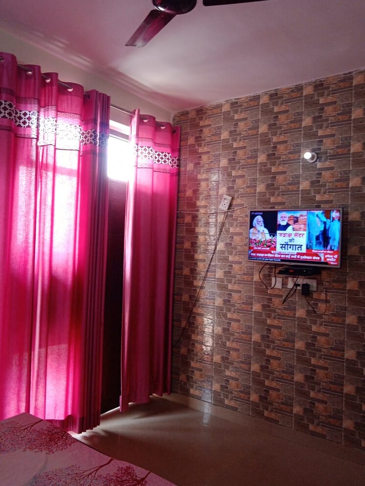  Parking, singla-south-city 1 Bedroom 700 Sq.Ft. Apartment In Lohgarh Zirakpur 7009677