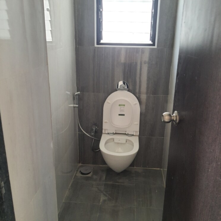 Bathroom, mantra-montana-phase-1 1 Bedroom 427 Sq.Ft. Apartment In Dhanori Pune 7010185