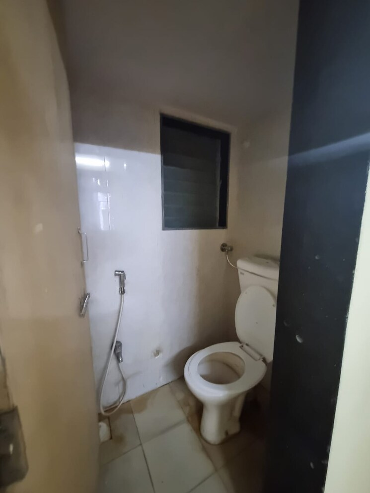 Bathroom, sugee-atharva 1 Bedroom 385 Sq.Ft. Apartment In Prabhadevi Mumbai 7012405
