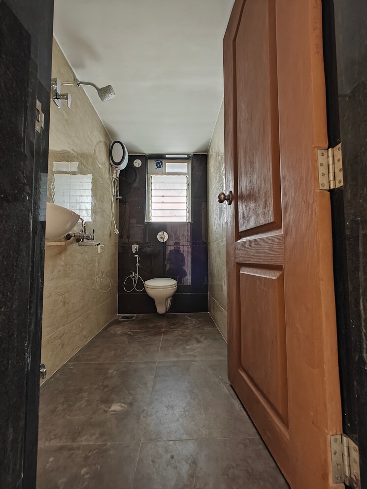 Bathroom, yogi nagar 2 Bedroom 600 Sq.Ft. Apartment In Yogi Nagar Mumbai 7013862