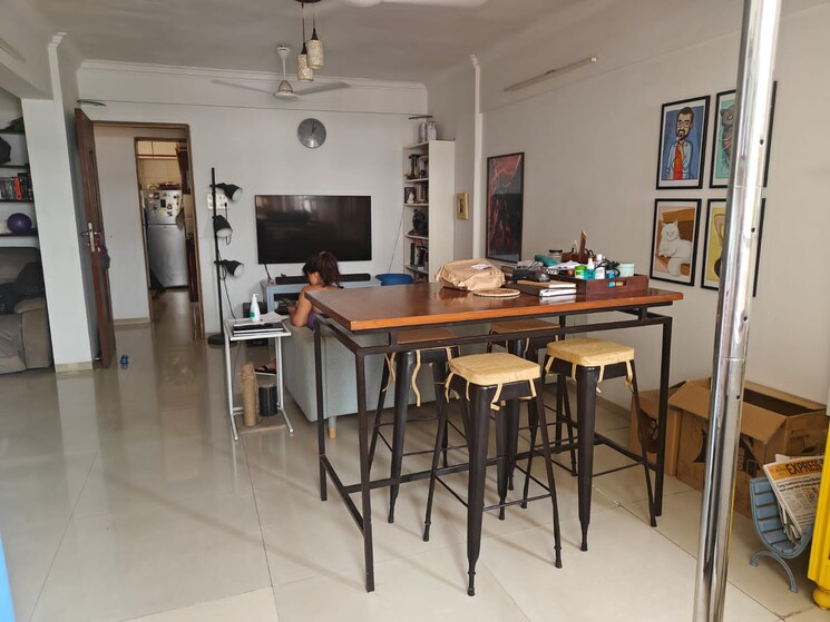 Gym, cozy-home 2 Bedroom 800 Sq.Ft. Apartment In Bandra West Mumbai 7015377