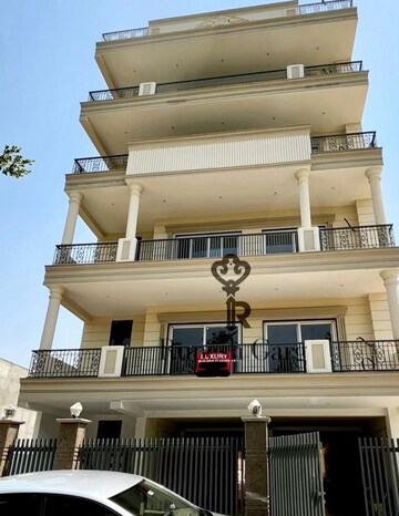 4 BHK Builder Floor For Sale in Green Fields Colony
