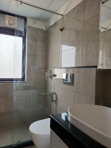 रेसिडेंशियल विला वर्ग यार्ड फॉर रीसेल इन सेक्टर 17ए गुड़गांव  7017142