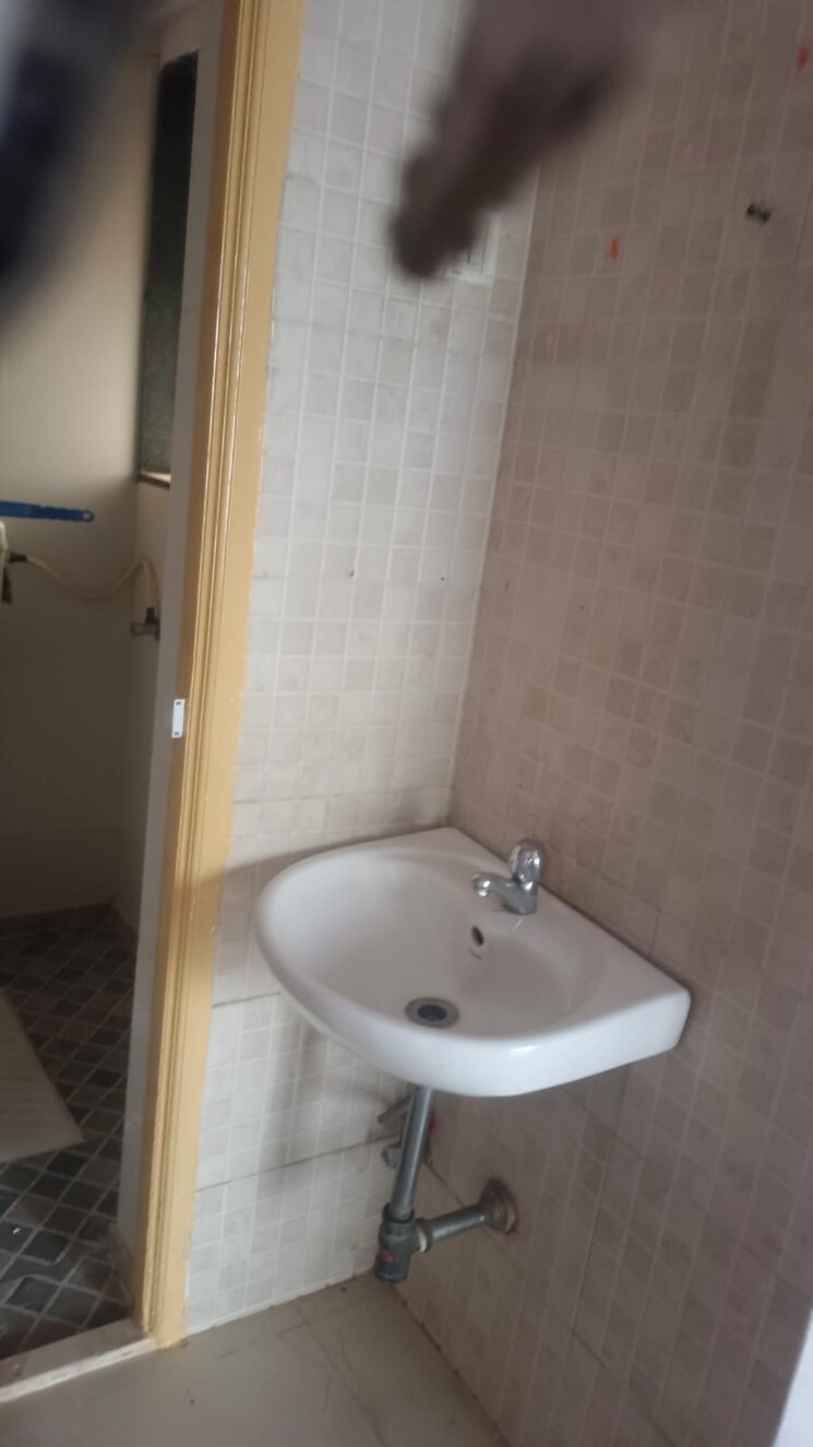 Bathroom, vasant-park-kalyan 1 Bedroom 642 Sq.Ft. Apartment In Kalyan West Thane 7017500