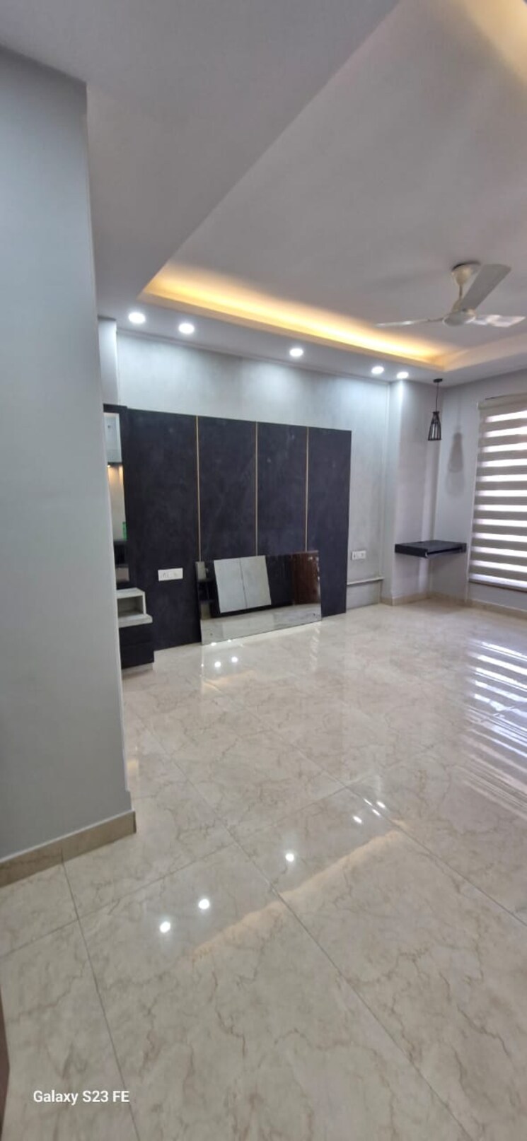 Master Bedroom, sunstar-floors 3 Bedroom 2200 Sq.Ft. Builder Floor In Sector 51 Gurgaon 7018043