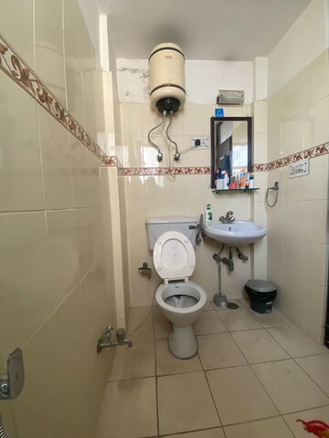 Bathroom in 3 BHK Apartment at Maple Heights, Sector 43 – for Sale