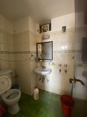 Bathroom in 3 BHK Apartment at Maple Heights, Sector 43 – for Sale