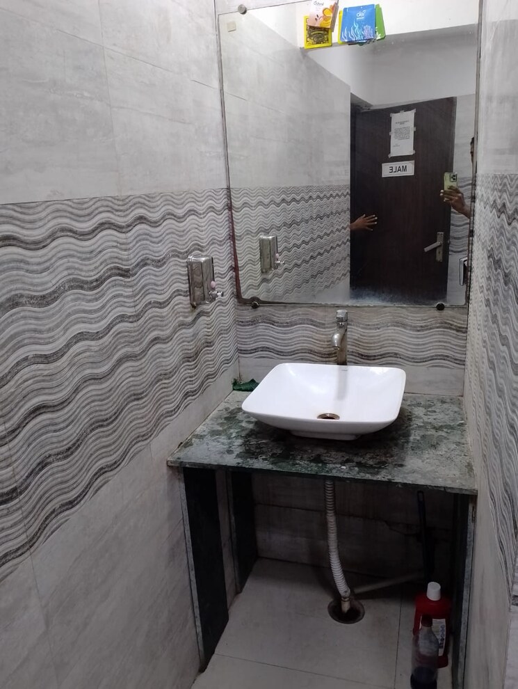 Washroom, sector 1 Commercial Office Space 1100 Sq.Ft. In Sector 1 Noida 7018877