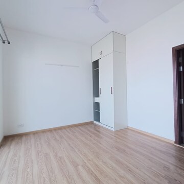 Room in 4 BHK Apartment at Ireo Uptown, Sector 66 – for Rent