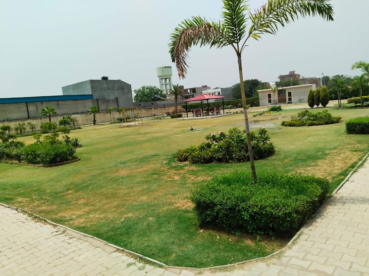 Garden, sector 126 2 Bedroom 100 Sq.Yd. Apartment In Sector 126 Mohali 7027091