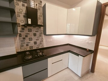 Kitchen in 3 BHK Builder Floor at South City Arcade, Sector 41 – for Sale