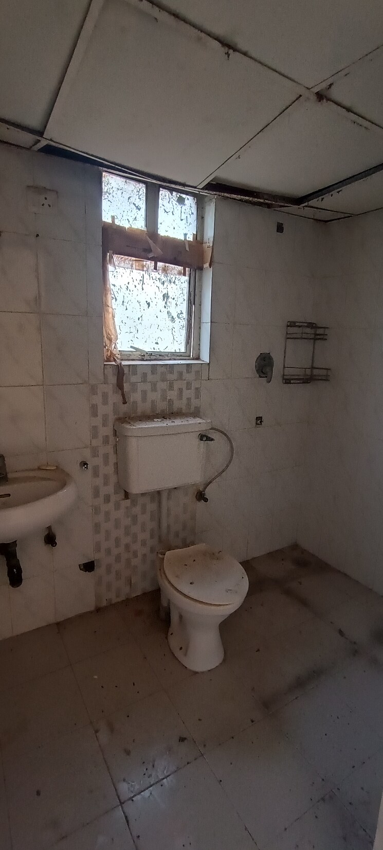 Attached Bathroom, era-redwood-residency 3 Bedroom 1570 Sq.Ft. Apartment In Sector 78 Faridabad 7030389