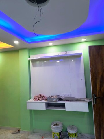 Room in 2 BHK Builder Floor at Dwarka Mor – for Rent