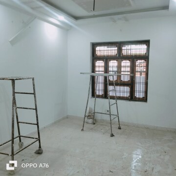 Room in 3 BHK Apartment at Unitech Palms, South City 1 – for Sale